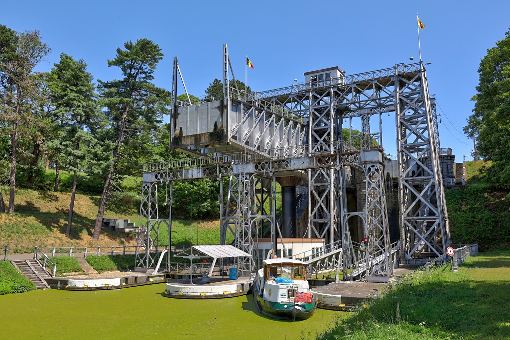 Scheepsliften belgie kabellift van Strepy-Thieu scheepslift 1 2 3 4 hellend vlak van Ronquieres Houdeng Goegnies Aimeries historisch Canal du Centre Bracquegnies hdr